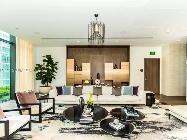 2-bedroom condo for sale in Miami - 650 NE 32nd St 2205 - MondialRealty
