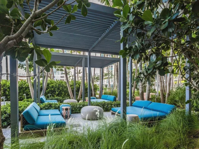 2-bedroom condo for sale in Miami - 650 NE 32nd St 2205 - MondialRealty