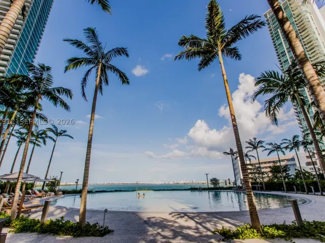 2-bedroom condo for sale in Miami - 650 NE 32nd St 2205 - MondialRealty