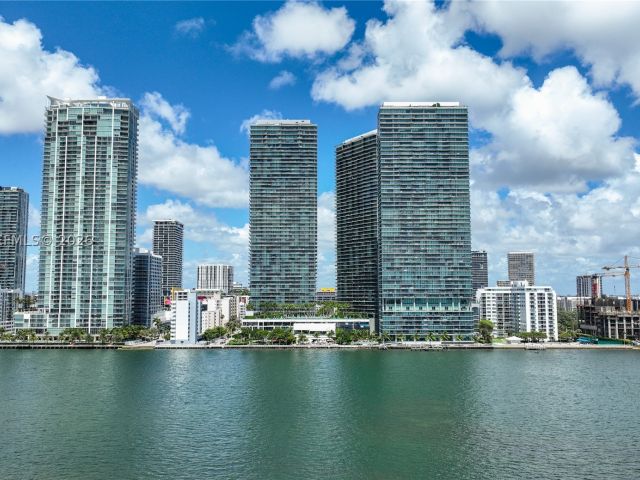 2-bedroom condo for sale in Miami - 480 NE 31st St 1504 - MondialRealty