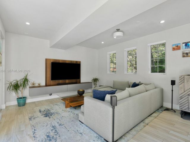 Home for sale at 1320 San Benito Ave - photo 7470725