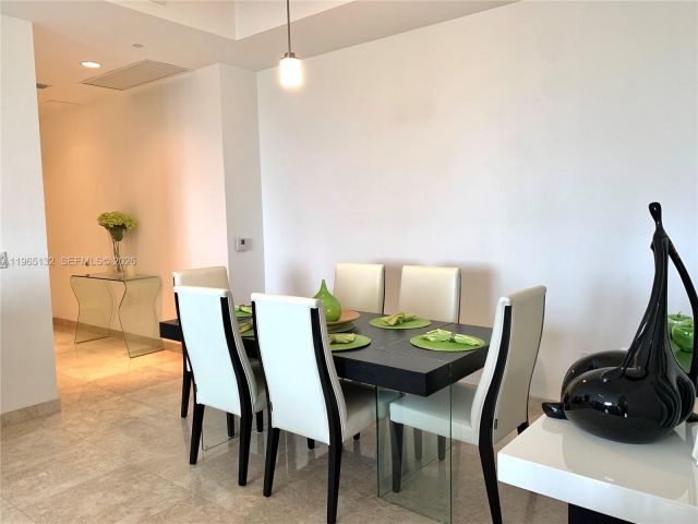 Apartment for rent  Unit #3805 - photo 7445101