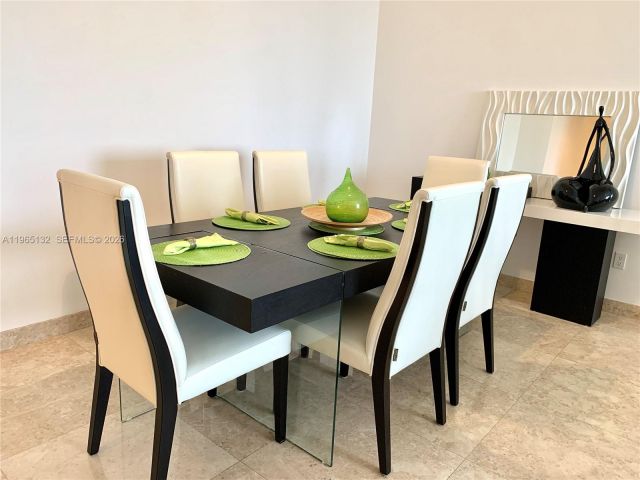 Apartment for rent  Unit #3805 - photo 7445103