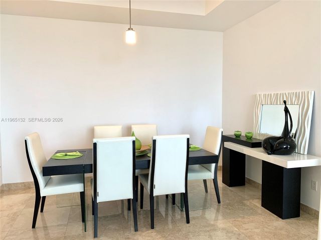 Apartment for rent  Unit #3805 - photo 7445104