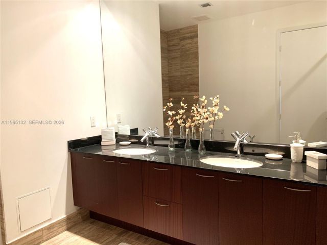 Apartment for rent  Unit #3805 - photo 7445129