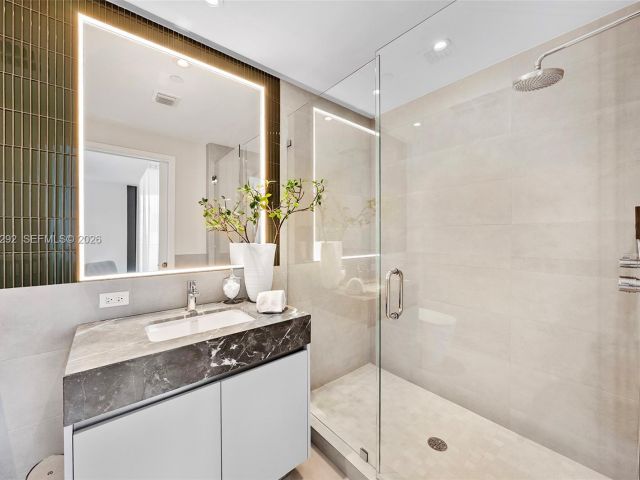 Apartment for sale  Unit #901 - photo 7428710