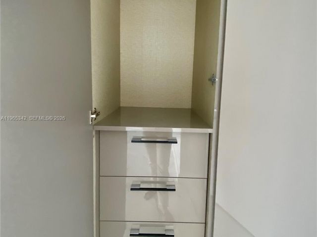 Apartment for rent  Unit #3605 - photo 7495621