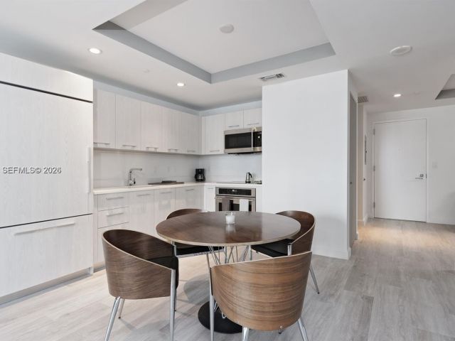 Apartment for rent  Unit #1805 - photo 7438685