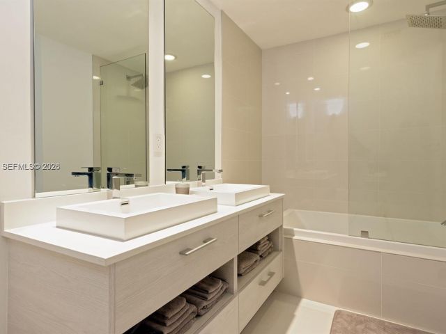 Apartment for rent  Unit #1805 - photo 7438690