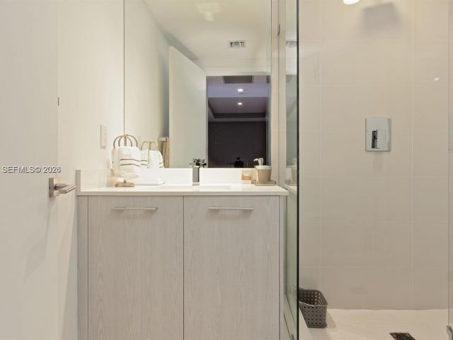 Apartment for rent  Unit #1805 - photo 7438691