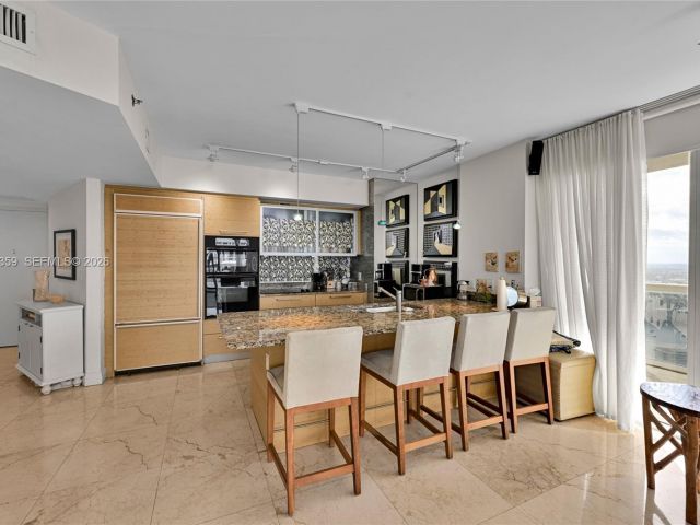 Apartment for sale  Unit #4708 - photo 7499222