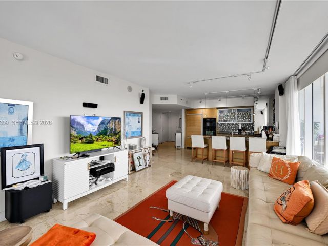 Apartment for sale  Unit #4708 - photo 7499229