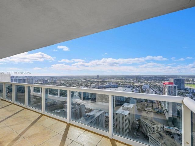 Apartment for sale  Unit #4708 - photo 7499239