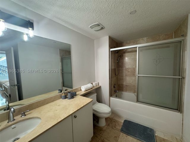 2-bedroom condo for rent in Miami - 170 SE 14th St 1108 - MondialRealty