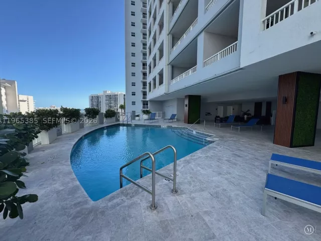 2-bedroom condo for rent in Miami - 170 SE 14th St 1108 - MondialRealty