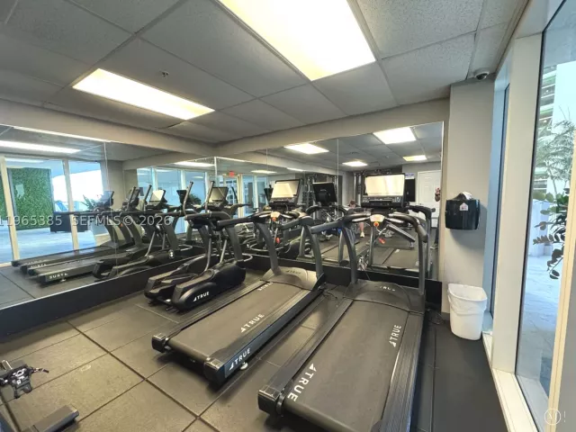 2-bedroom condo for rent in Miami - 170 SE 14th St 1108 - MondialRealty