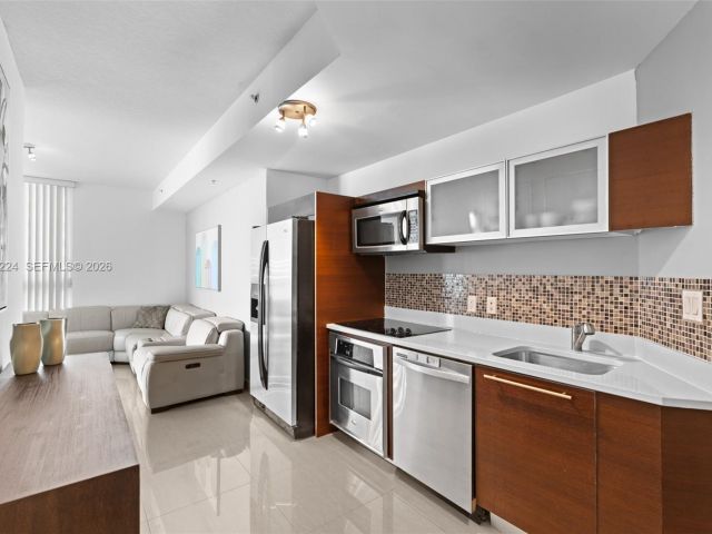 Apartment for rent  Unit #1505 - photo 7429794