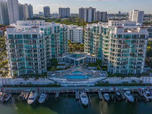 3-bedroom condo for sale in Aventura - 3131 NE 188th St 2-1107 - MondialRealty