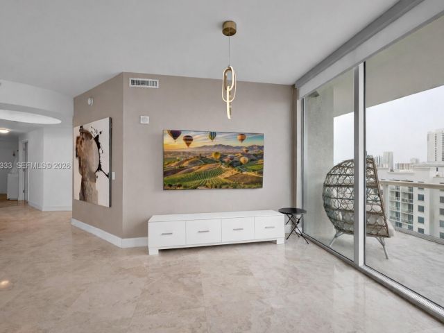 Apartment for sale  Unit #2-1107 - photo 7502497