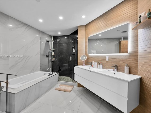 Apartment for sale  Unit #2-1107 - photo 7502501