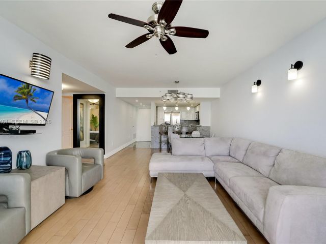 Apartment for sale  Unit #1806 - photo 7429108