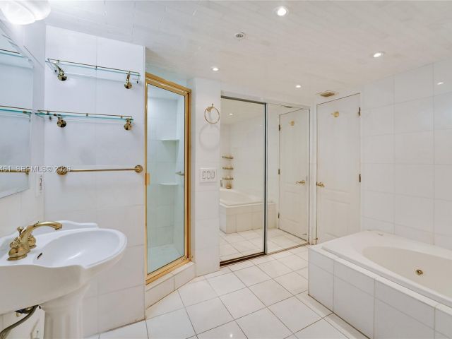 Apartment for sale  Unit #1806 - photo 7429113