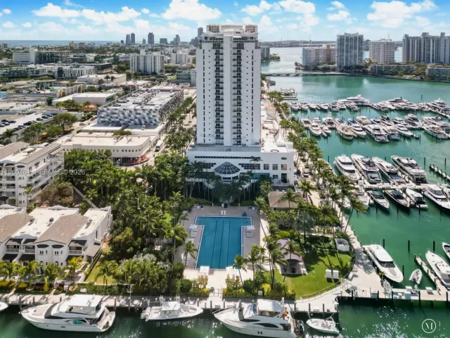 1-bedroom condo for sale in Miami Beach - 1900 Sunset Harbour Dr 1806 - MondialRealty
