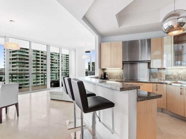 Apartment for rent  Unit #1001 - photo 7428933