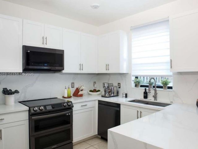 Home for sale at 20917 NE 8th Ave - photo 7444037