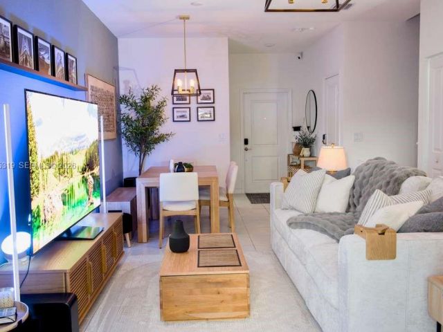 Home for sale at 20917 NE 8th Ave - photo 7444043