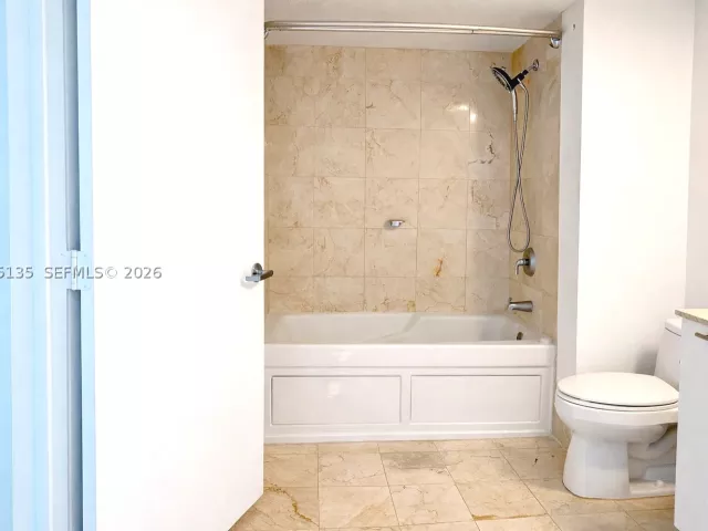 1-bedroom condo for sale in Miami - 1800 N Bayshore Dr 4102 - MondialRealty