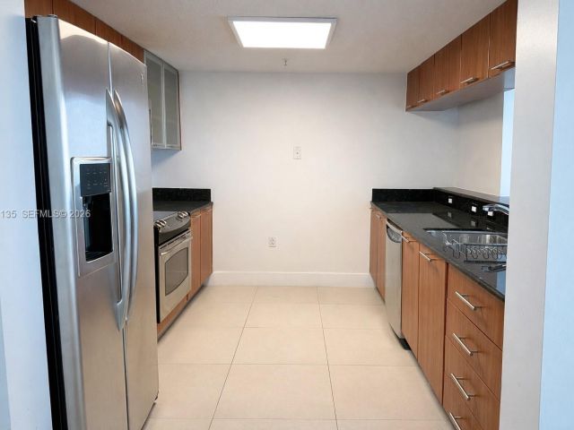 Apartment for sale  Unit #4102 - photo 7429617