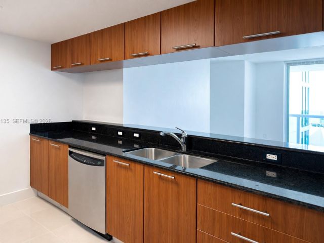 Apartment for sale  Unit #4102 - photo 7429619