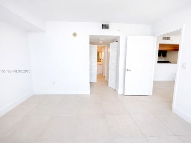 Apartment for sale  Unit #4102 - photo 7429632