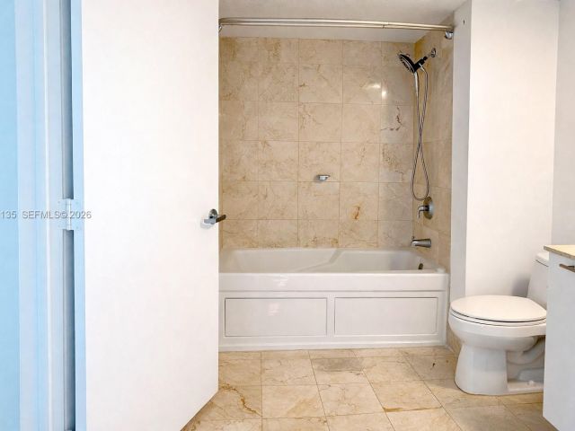 Apartment for sale  Unit #4102 - photo 7429635