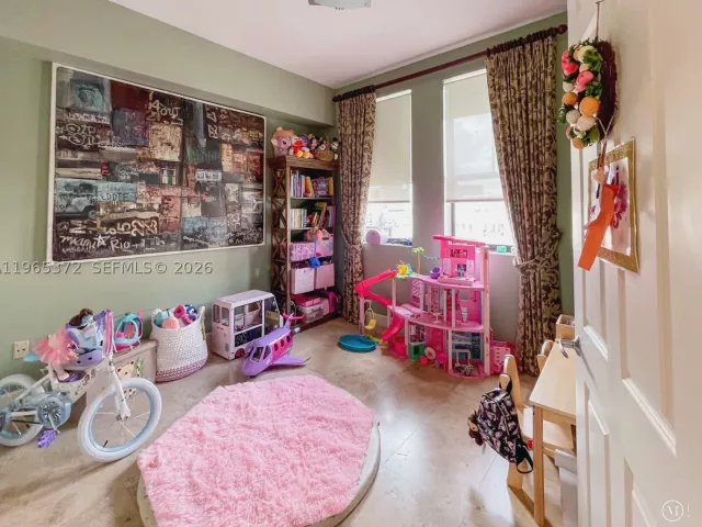 3-bedroom condo for sale in Coral Gables - 55 Merrick Way 812 - MondialRealty
