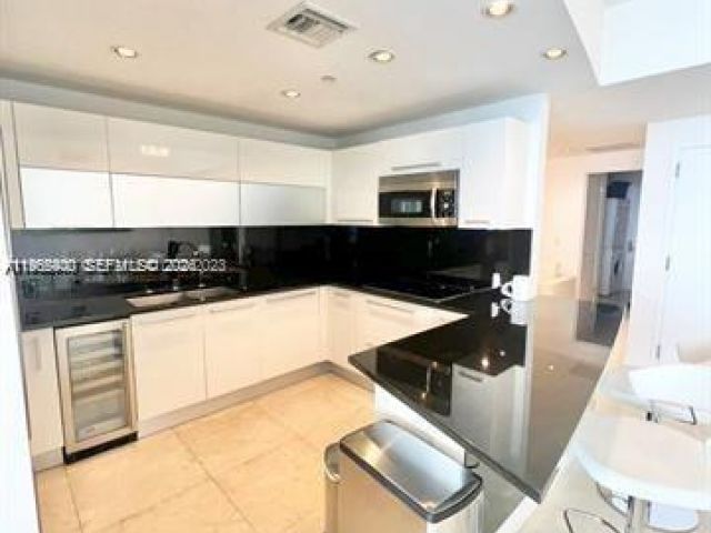 Apartment for rent  Unit #3903 - photo 7430227