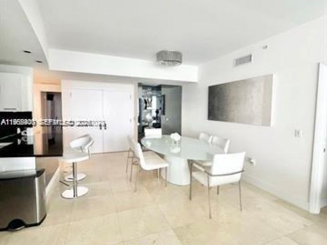 Apartment for rent  Unit #3903 - photo 7430229