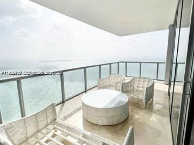 Apartment for rent  Unit #3903 - photo 7430240