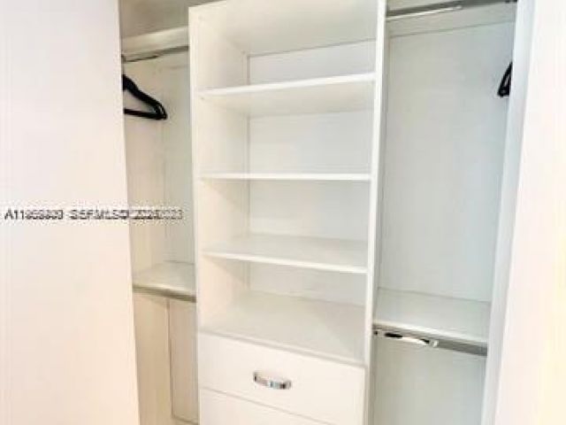 Apartment for rent  Unit #3903 - photo 7430243