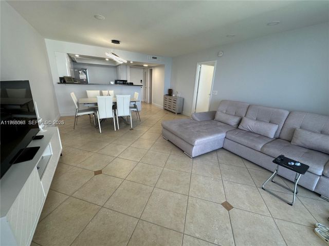 Apartment for rent  Unit #2217 - photo 7430015