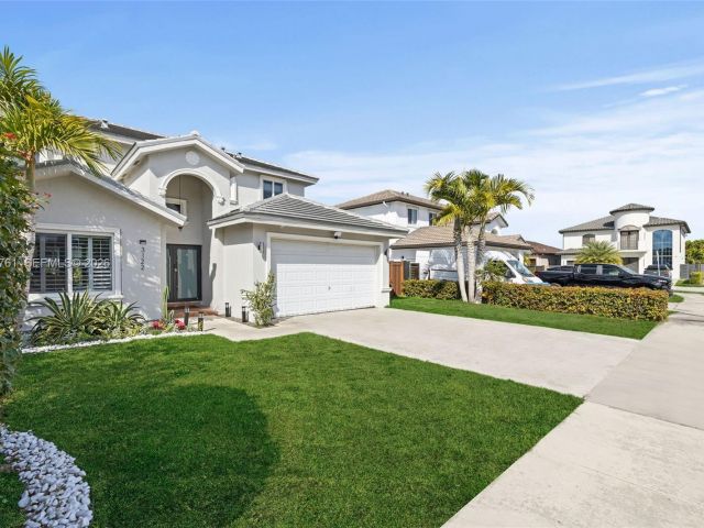 Home for sale at 3122 SW 144th Pl - photo 7515352