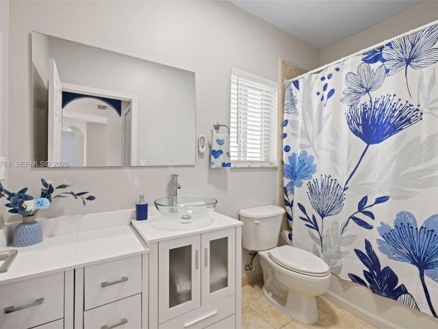 Home for sale at 3122 SW 144th Pl - photo 7515361