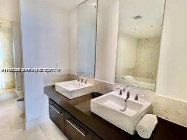 Apartment for rent  Unit #1007 - photo 7430256