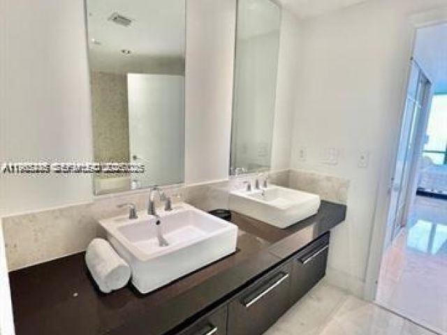 Apartment for rent  Unit #1007 - photo 7430257