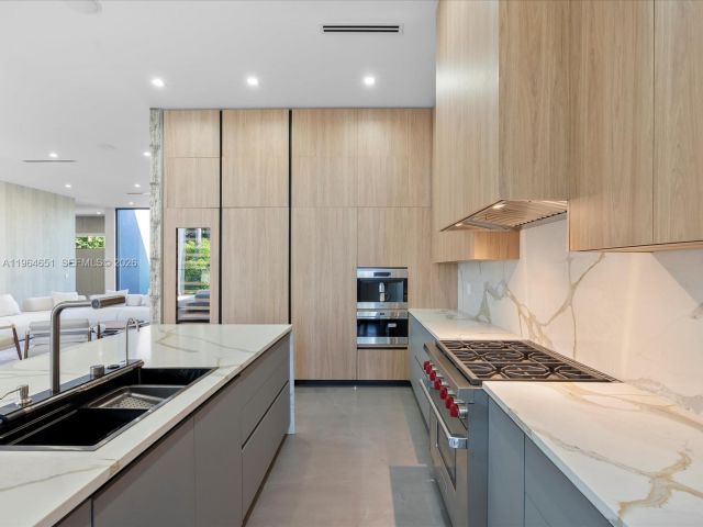 Home for rent at 871 NE 83rd St - photo 7429005