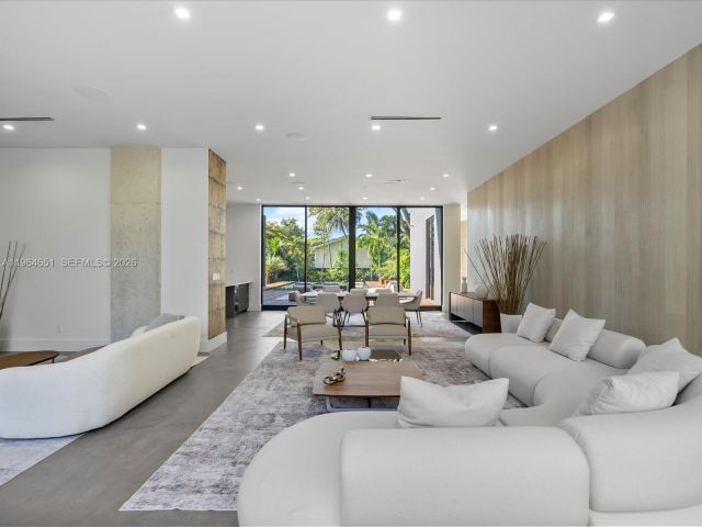 Home for rent at 871 NE 83rd St - photo 7429009