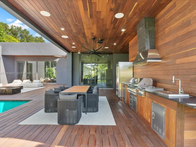 Home for rent at 871 NE 83rd St - photo 7429012