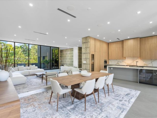 Home for rent at 871 NE 83rd St - photo 7429016