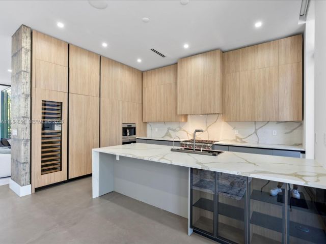 Home for rent at 871 NE 83rd St - photo 7429020